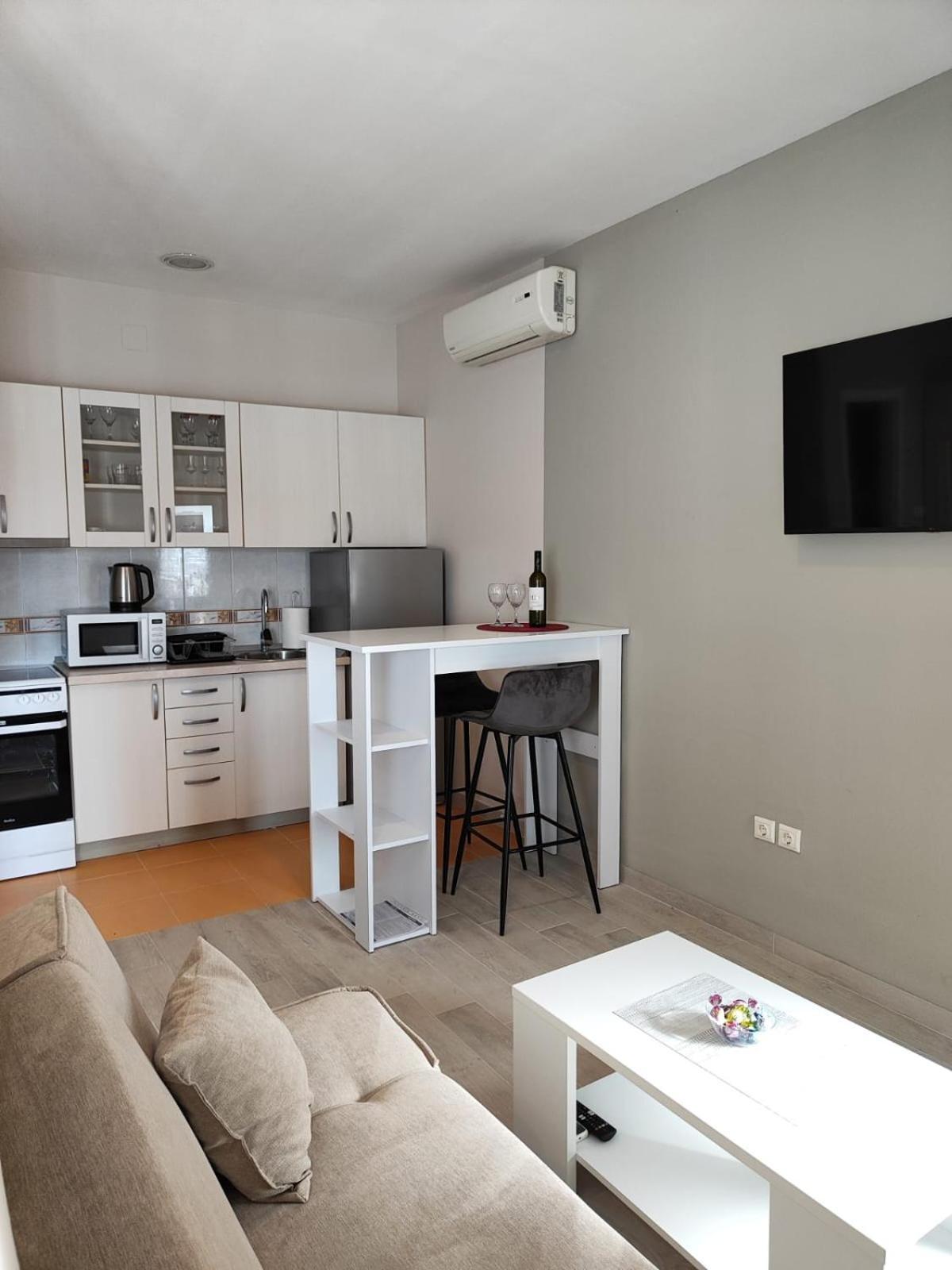 Harriet Apartment