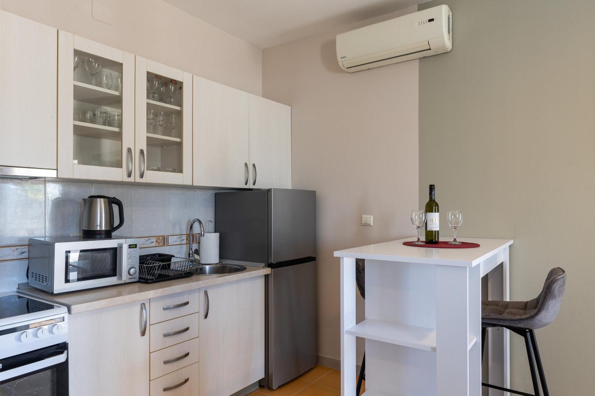 Harriet Apartment *
